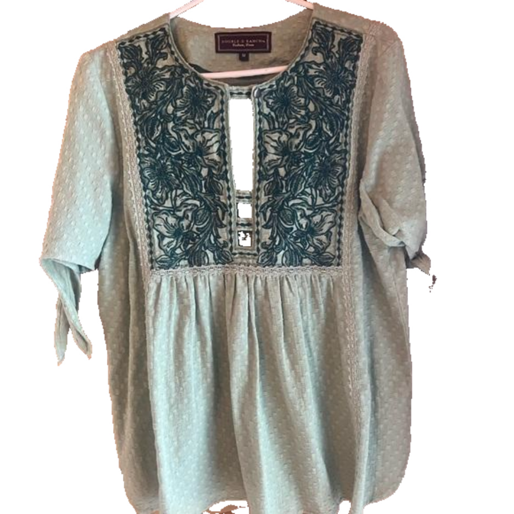 Double D Ranch SS embroidered top SZ med